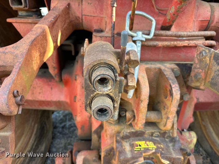 image for item OM9486 International Harvester   1086 tractor