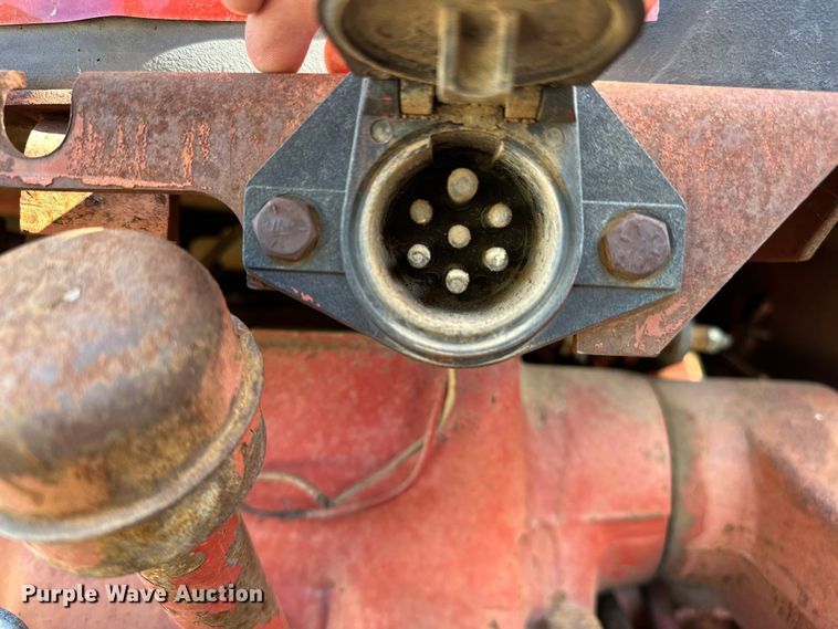 image for item OM9486 International Harvester   1086 tractor