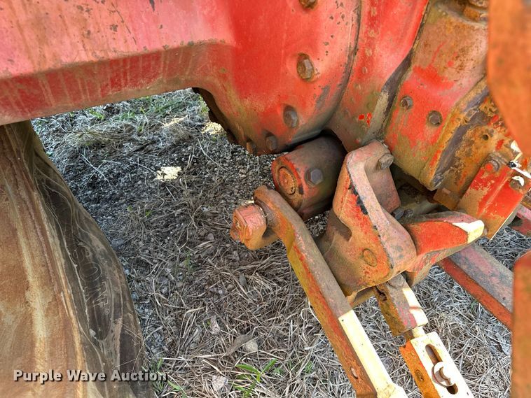 image for item OM9486 International Harvester   1086 tractor