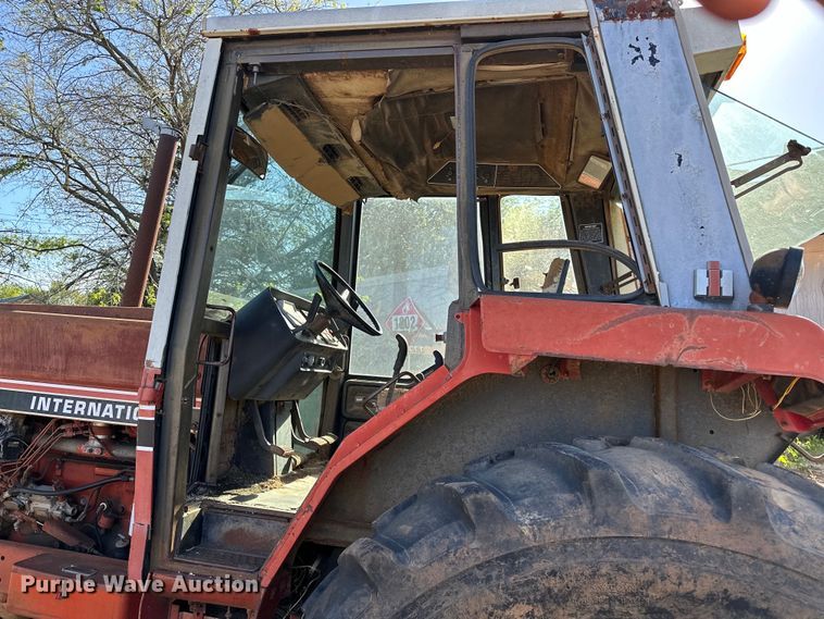 image for item OM9486 International Harvester   1086 tractor