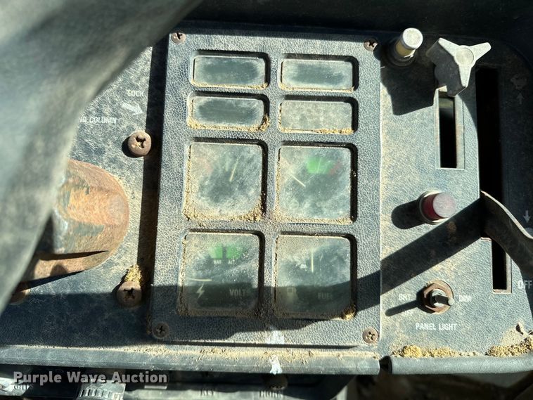 image for item OM9486 International Harvester   1086 tractor