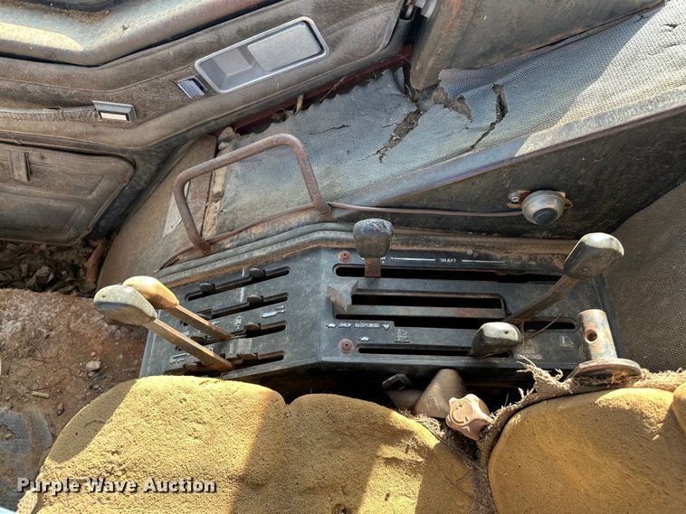 image for item OM9486 International Harvester   1086 tractor