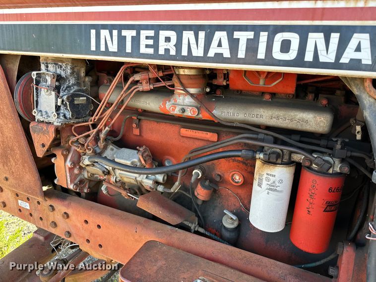 image for item OM9486 International Harvester   1086 tractor