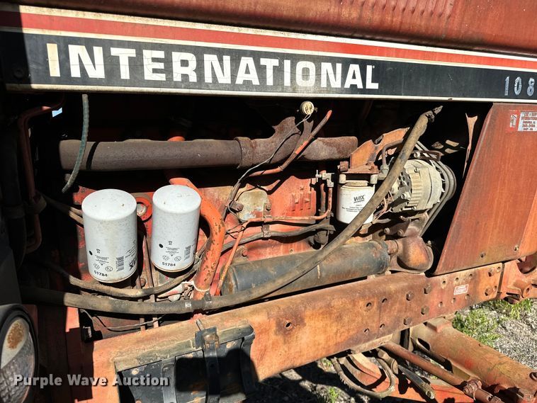 image for item OM9486 International Harvester   1086 tractor