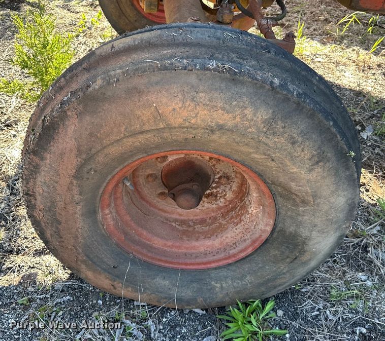 image for item OM9486 International Harvester   1086 tractor