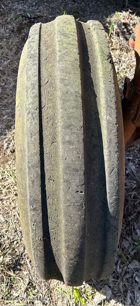 image for item OM9486 International Harvester   1086 tractor