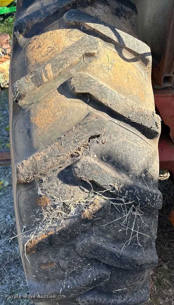 image for item OM9486 International Harvester   1086 tractor