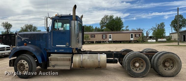 image for item DG4365 1993 Kenworth W900 truck cab and chassis