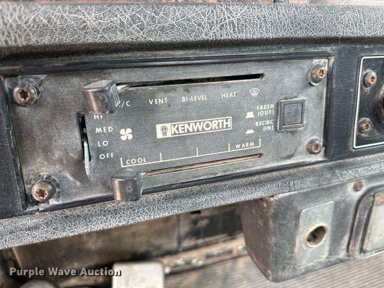 image for item DG4365 1993 Kenworth W900 truck cab and chassis