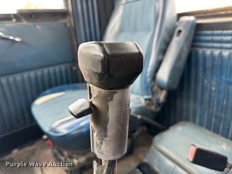 image for item DG4365 1993 Kenworth W900 truck cab and chassis