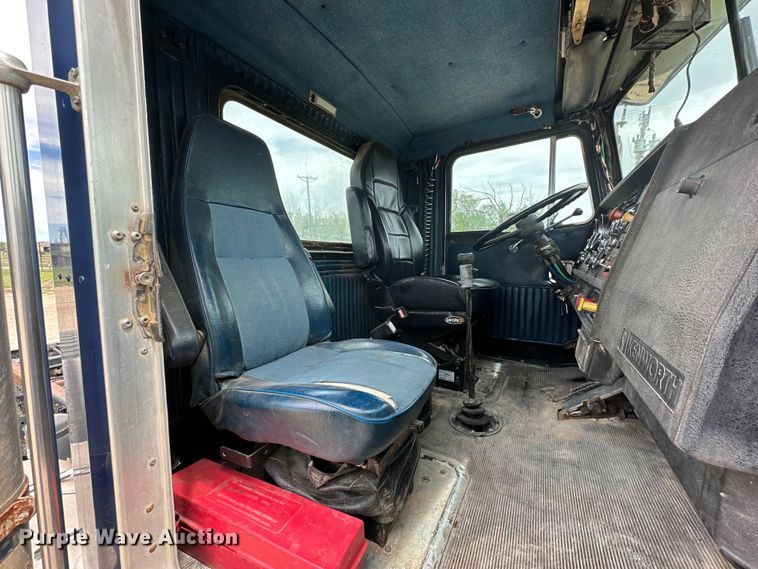 image for item DG4365 1993 Kenworth W900 truck cab and chassis