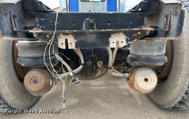 image for item DG4365 1993 Kenworth W900 truck cab and chassis