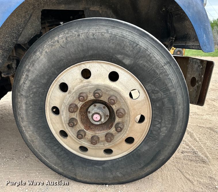 image for item DG4365 1993 Kenworth W900 truck cab and chassis