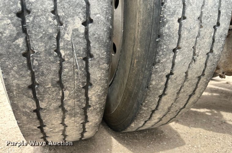 image for item DG4365 1993 Kenworth W900 truck cab and chassis