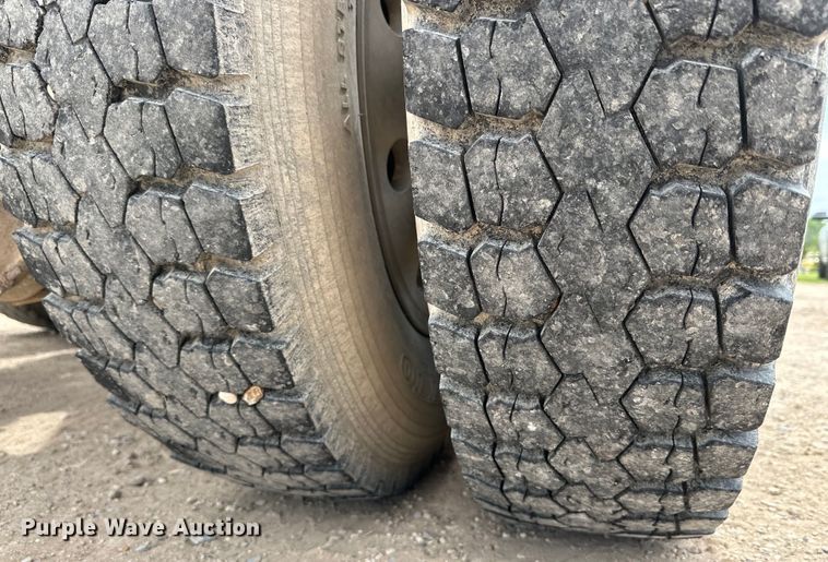 image for item DG4365 1993 Kenworth W900 truck cab and chassis