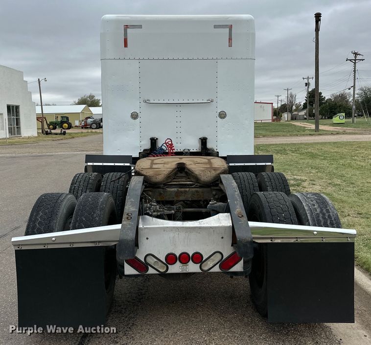 image for item DG4373 1999 Peterbilt 379 semi truck