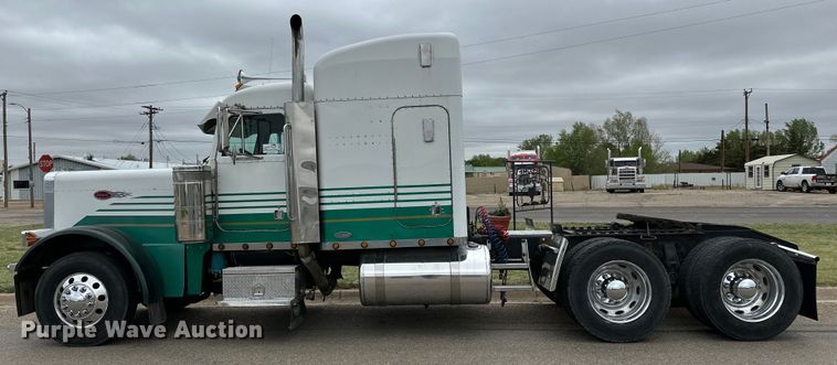 image for item DG4373 1999 Peterbilt 379 semi truck