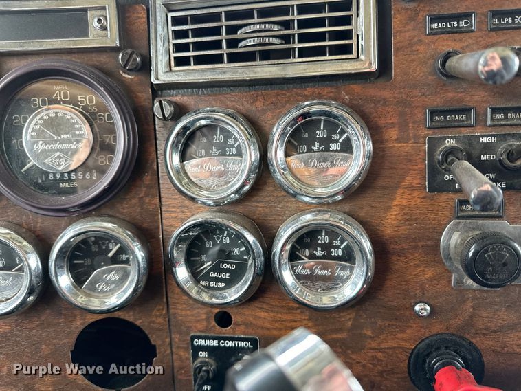 image for item DG4373 1999 Peterbilt 379 semi truck