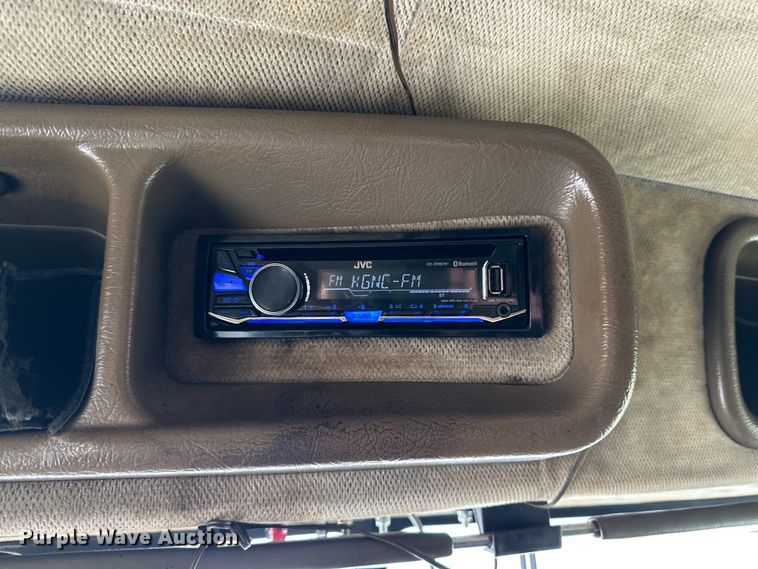 image for item DG4373 1999 Peterbilt 379 semi truck