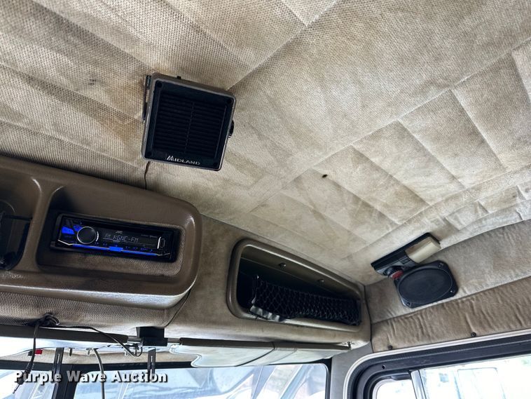 image for item DG4373 1999 Peterbilt 379 semi truck