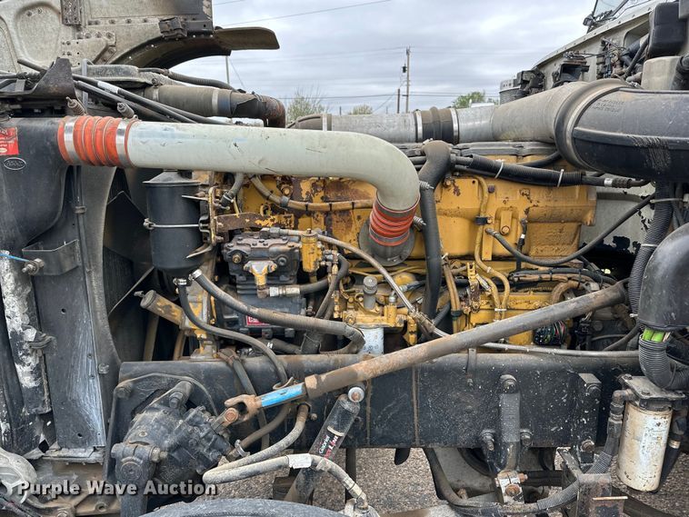 image for item DG4373 1999 Peterbilt 379 semi truck