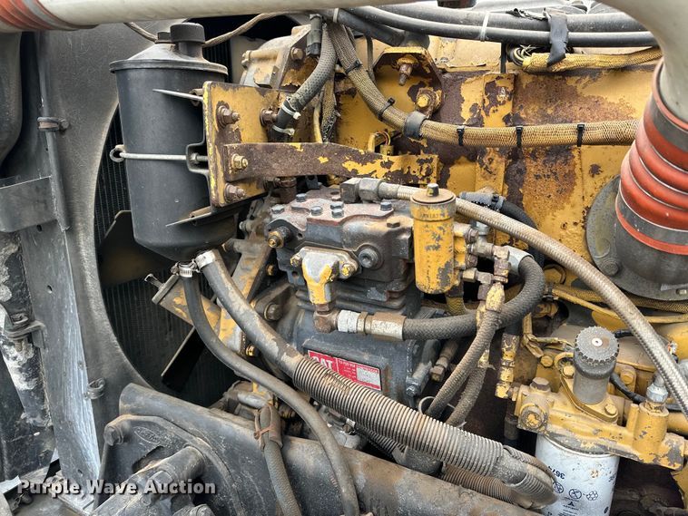 image for item DG4373 1999 Peterbilt 379 semi truck