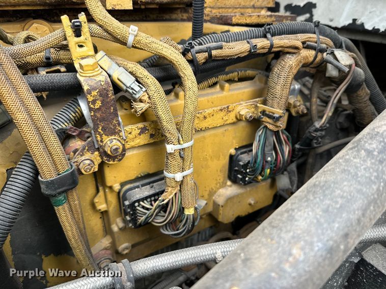 image for item DG4373 1999 Peterbilt 379 semi truck