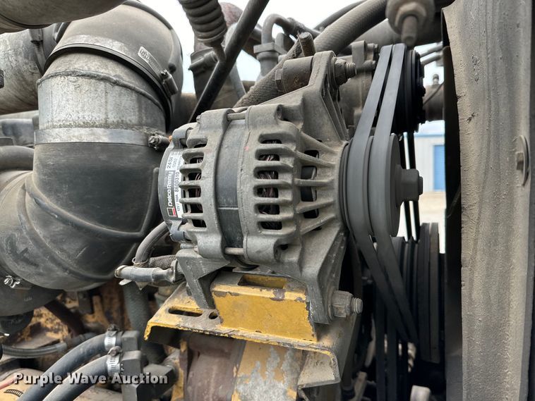 image for item DG4373 1999 Peterbilt 379 semi truck