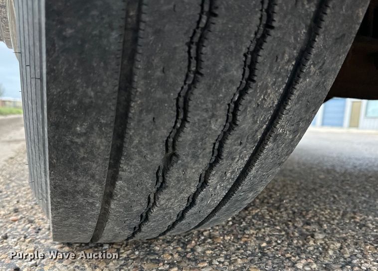 image for item DG4373 1999 Peterbilt 379 semi truck