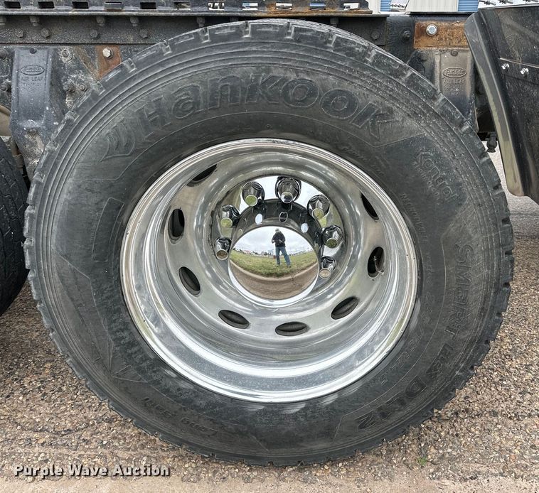 image for item DG4373 1999 Peterbilt 379 semi truck