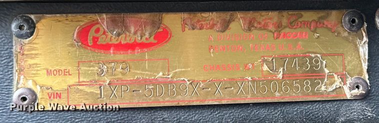 image for item DG4373 1999 Peterbilt 379 semi truck