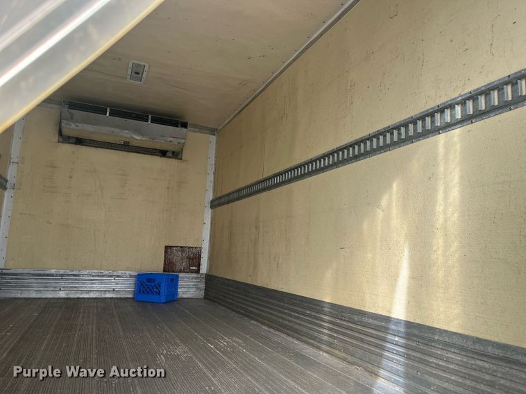 image for item DH8604 2013 Isuzu NRR refrigerated truck