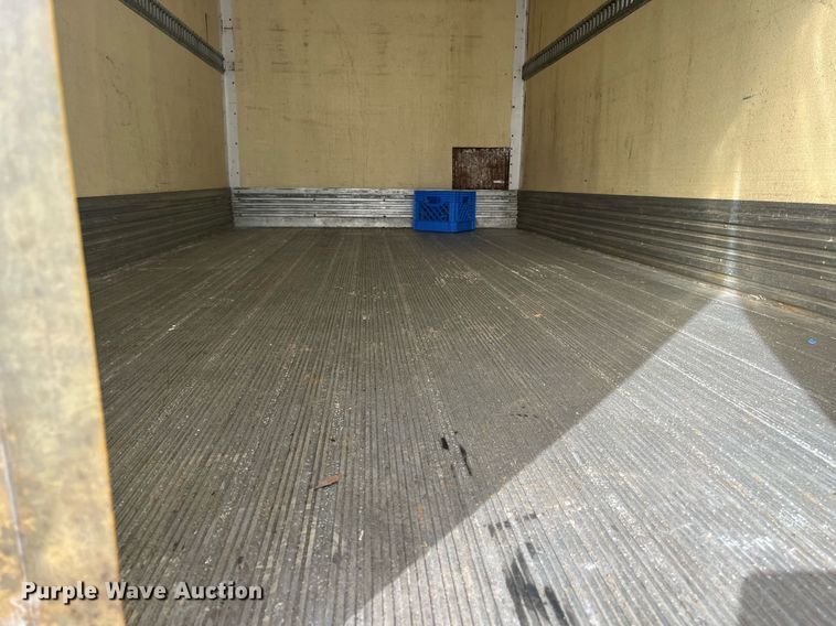 image for item DH8604 2013 Isuzu NRR refrigerated truck