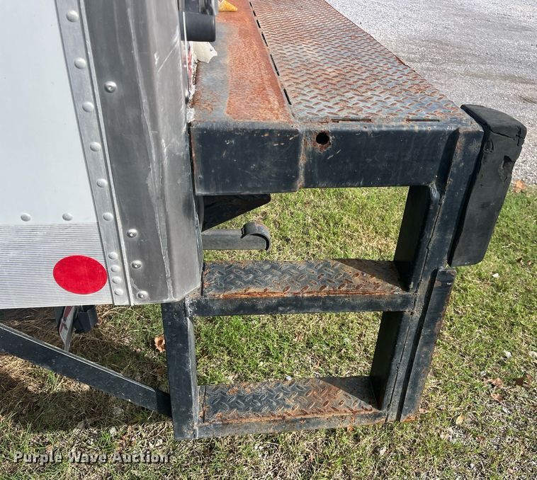 image for item DH8604 2013 Isuzu NRR refrigerated truck