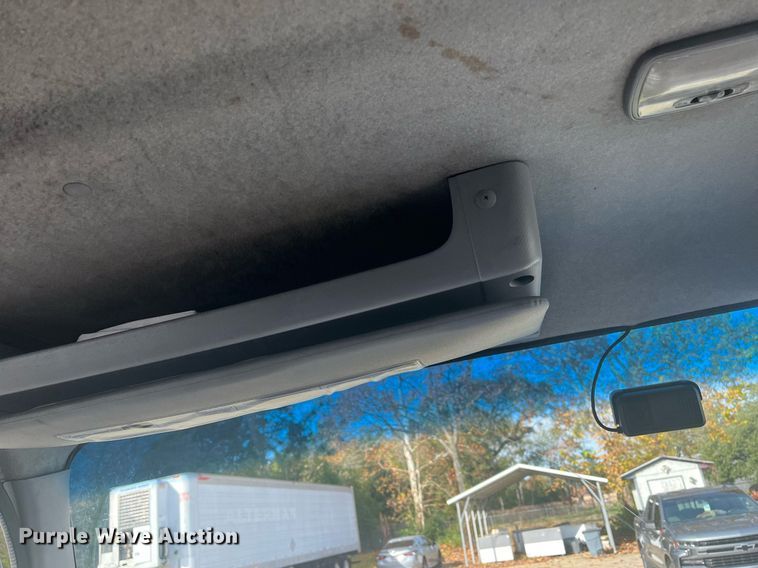 image for item DH8604 2013 Isuzu NRR refrigerated truck