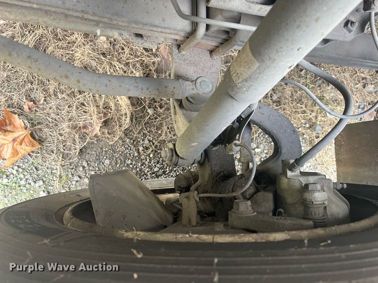 image for item DH8604 2013 Isuzu NRR refrigerated truck