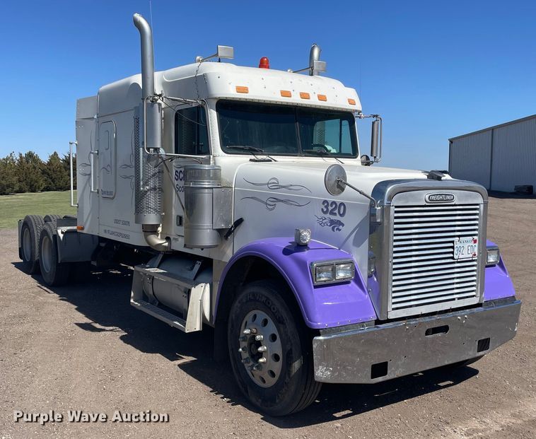 image for item DM2717 2002 Freightliner  FLD semi truck