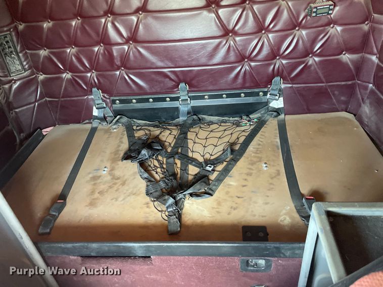 image for item DM2717 2002 Freightliner  FLD semi truck