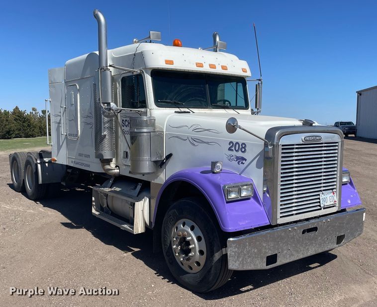 image for item DM2718 2002 Freightliner  FLD semi truck