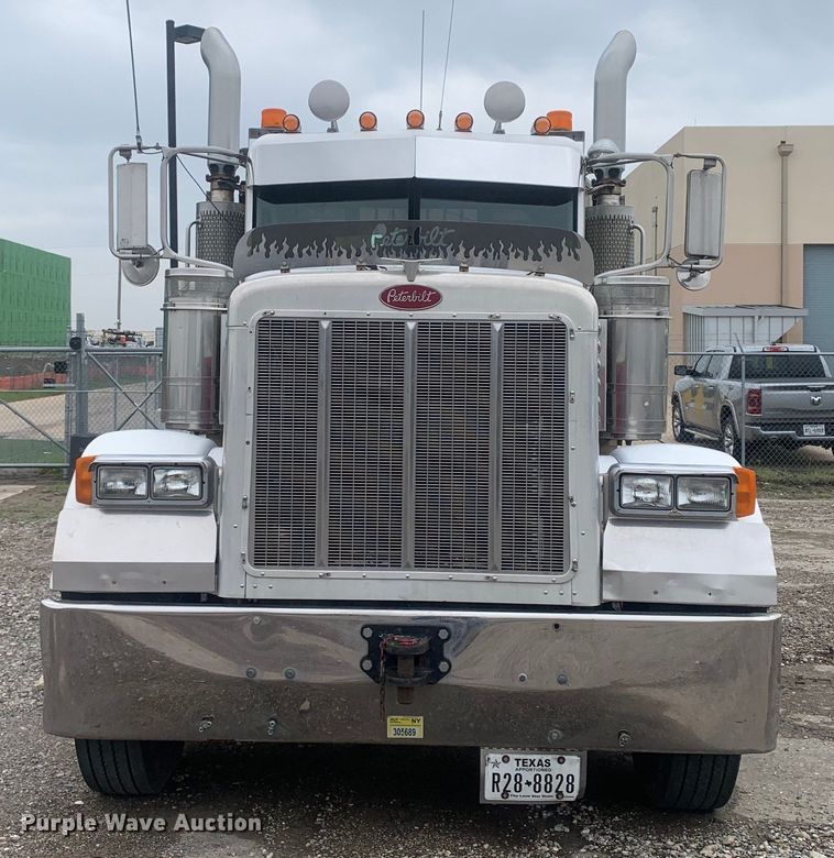 image for item DM7772 2007 Peterbilt 379 semi truck