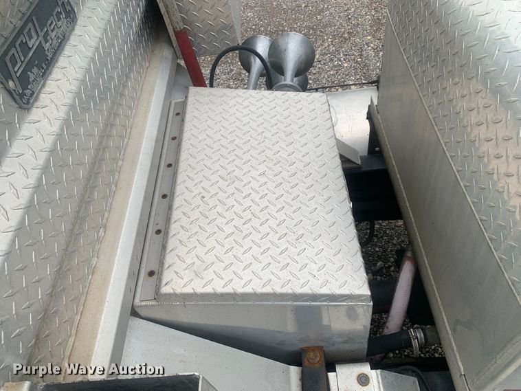 image for item DM7772 2007 Peterbilt 379 semi truck