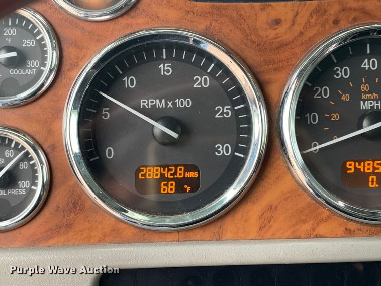 image for item DM7772 2007 Peterbilt 379 semi truck