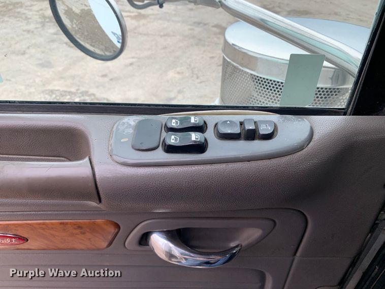 image for item DM7772 2007 Peterbilt 379 semi truck