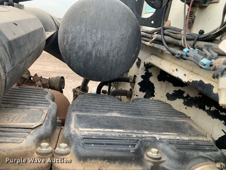 image for item DM7772 2007 Peterbilt 379 semi truck