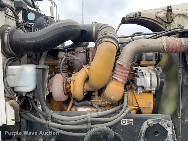 image for item DM7772 2007 Peterbilt 379 semi truck