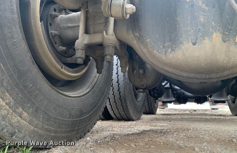 image for item DM7772 2007 Peterbilt 379 semi truck