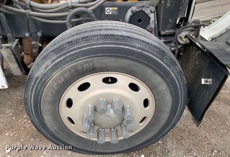 image for item DM7772 2007 Peterbilt 379 semi truck