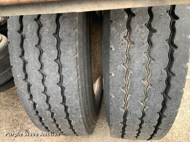 image for item DM7772 2007 Peterbilt 379 semi truck