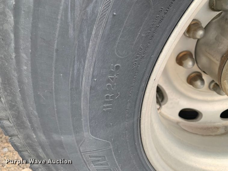 image for item DM7772 2007 Peterbilt 379 semi truck