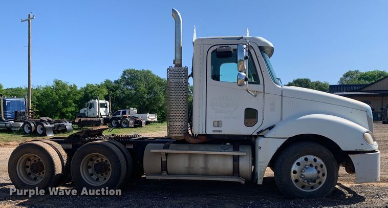 image for item DM7794 2009 Freightliner Columbia  semi truck